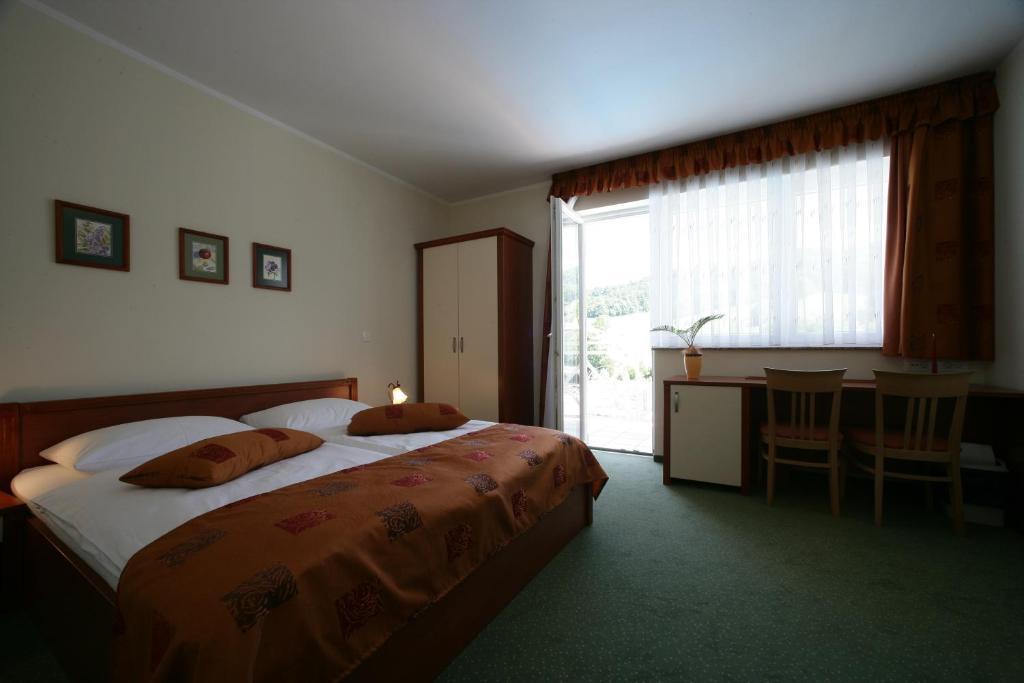 Hotel Aqua Roma 림스키타플레스 객실 사진